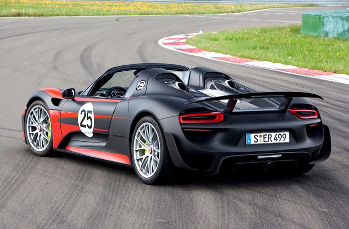 Společnost Porsche Inter Auto CZ, výhradní dovozce a prodejce vozů Porsche v ČR, představuje nové Porsche 918 Spyder