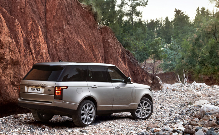 Společnost Land Rover představila prémiový zcela nový luxusní Range Rover čtvrté generace 