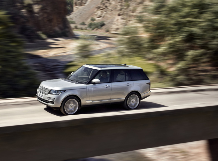 Společnost Land Rover představila prémiový zcela nový luxusní Range Rover čtvrté generace 