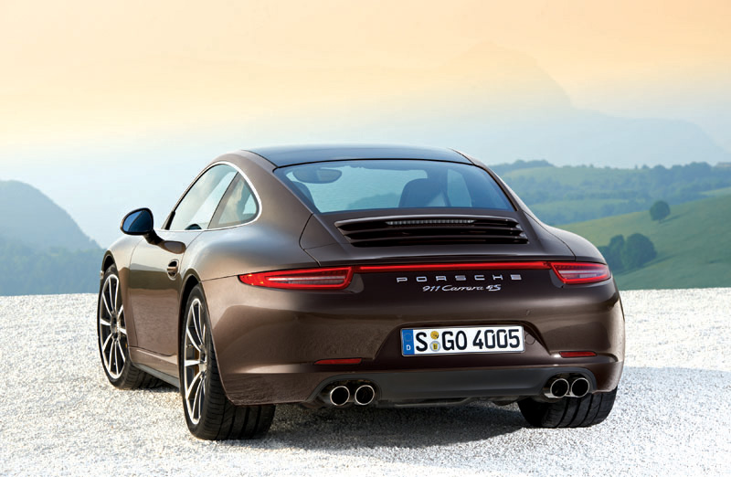 Nová Porsche 911 Carrera 4 : lehčí, rychlejší, agilnější