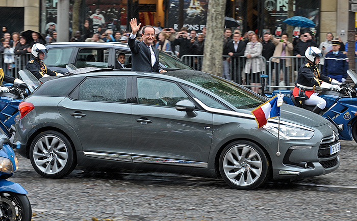 Včera jsme vás informovali, že François Hollande si vybral Citroën DS5 Hybrid4