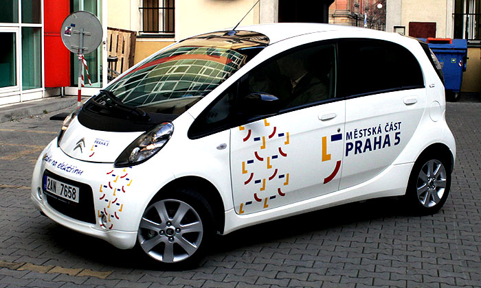 Citroën předal Praze 5 elektromobil Citroën C-Zero