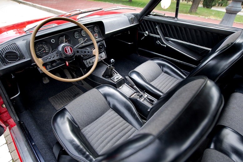 SEAT se v letošním roce postavil na start podniku Silvretta Classic s modelem SEAT 124 Sport Coupé 1600 z roku 1972