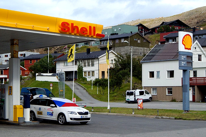 Pouhé dvě nádrže paliva Shell stačily na cestu z Prahy až na Severní polární kruh