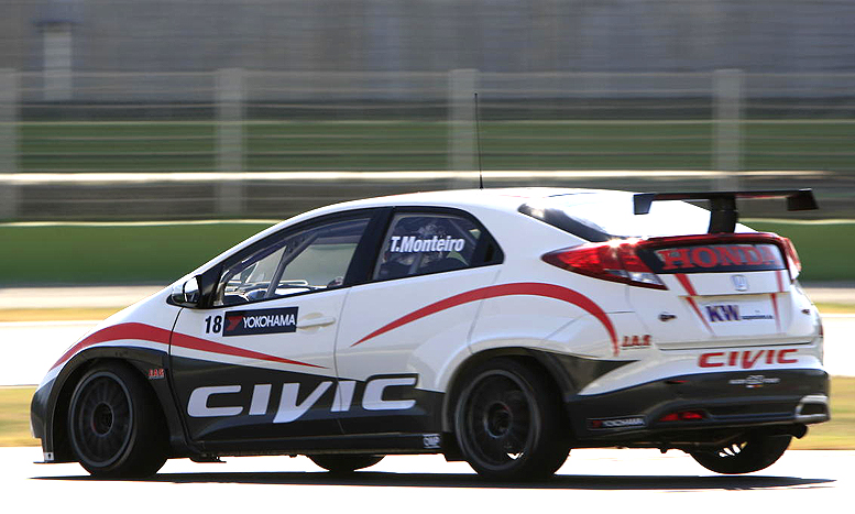 Testování vozu Civic WTCC na okruhu zahájeno