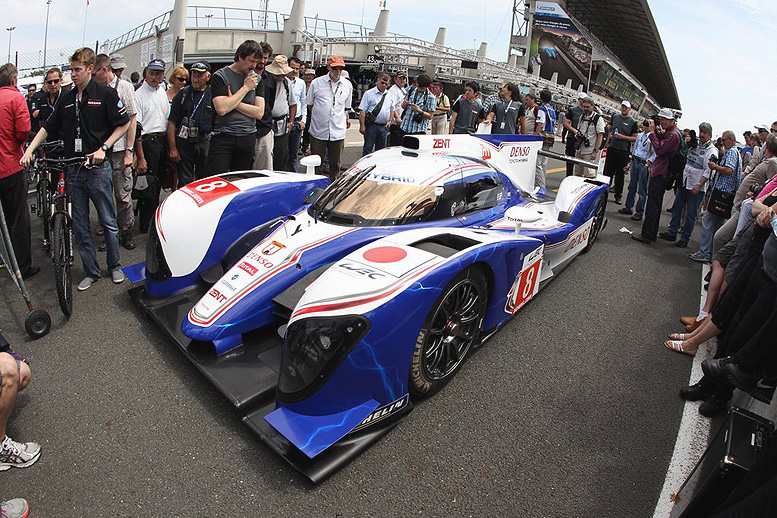 Dva vozy Toyota TS030 HYBRID úspěšně zvládly testování v rámci příprav na závod 24 hodin Le Mans