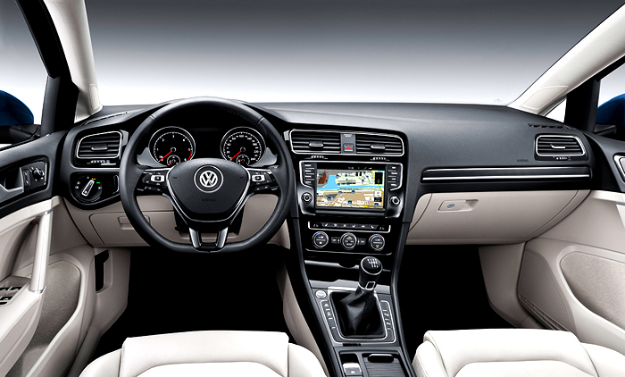 Volkswagen uvádí na český trh novou generaci rodinných vozů Golf Variant za cenu již od 378 900 Kč