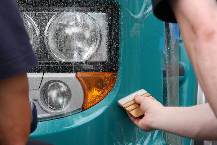 KPMF STONEPROTECT – oblečte své auto do ochranného kabátu! KPMF STONEPROTECT – oblečte své auto do ochranného kabátu!