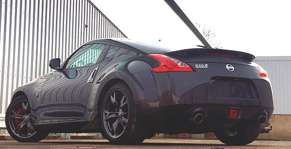 Sportovní Nissan 370Z v limitované sérii Black Edition můžete již nyní objednat