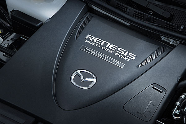 Mazda odhalila první vozidlo RX-8 Hydrogen RE na oslavách v Oslu