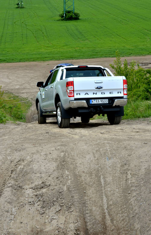 Zcela nový pick-up Ford Ranger – v terénu nezklamal (nejlépe to potvrzují fotografie)