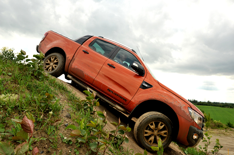 Zcela nový pick-up Ford Ranger – v terénu nezklamal (nejlépe to potvrzují fotografie)