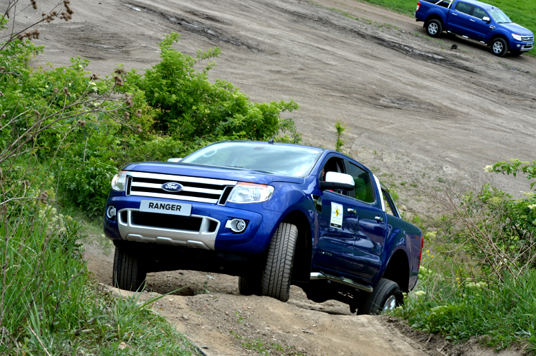 Zcela nový pick-up Ford Ranger – v terénu nezklamal (nejlépe to potvrzují fotografie)