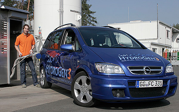 Opel nasadil vodíkový prototyp HydroGen3 do dnes zahajované Rallye Monte Carlo