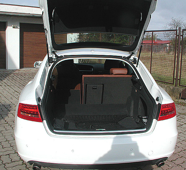 Nové Audi A5 Sportback quattro s  motorem 3,0 TDI a automatickou sedmistupňovou převodovkou v testu redakce