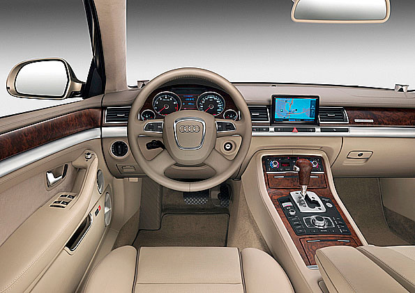 Nové sportovní, luxusní a výkonné Audi A8
