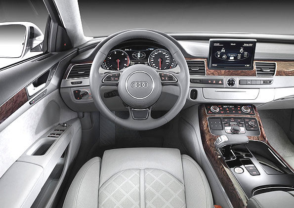 Nové Audi A8: Nejsportovnější luxusní limuzína na náš trh