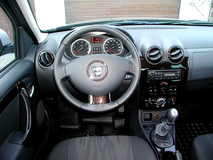 Nová elegantní, praktická, prostorná a cenově velmi výhodná Dacia Duster s pohonem pouze předních kol v testu redakce