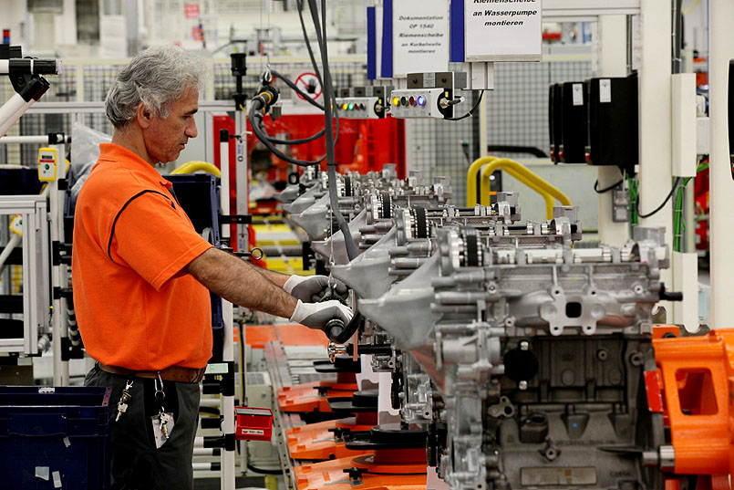 Sériová výrobu nejmenšího zážehového motoru značky Ford byla minulý týdem zahájena 