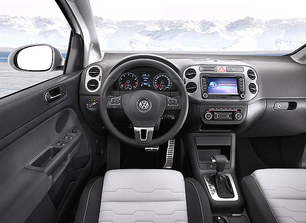 Na Ženevském autosalonu Volkswagen ve světové premiéře představil nové provedení modelu CrossGolf