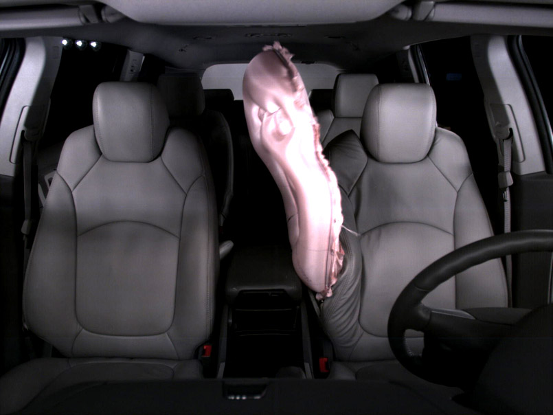 General Motors představí první přední centrální airbag General Motors představí první přední centrální airbag