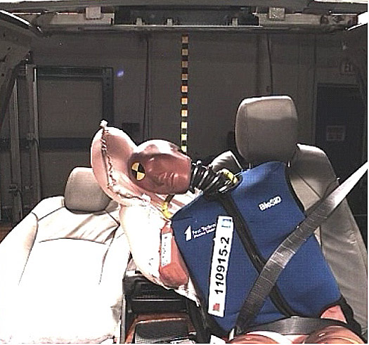 General Motors představí první přední centrální airbag General Motors představí první přední centrální airbag
