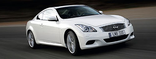 Luxusní modely Infiniti G pro rok 2011: dokonale vyladěné modely v provedení sedan, coupé a cabrio pro Evropu