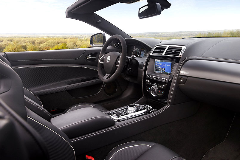 Nový Jaguar XKR-S Convertible na našem trhu Nový Jaguar XKR-S Convertible na našem trhu