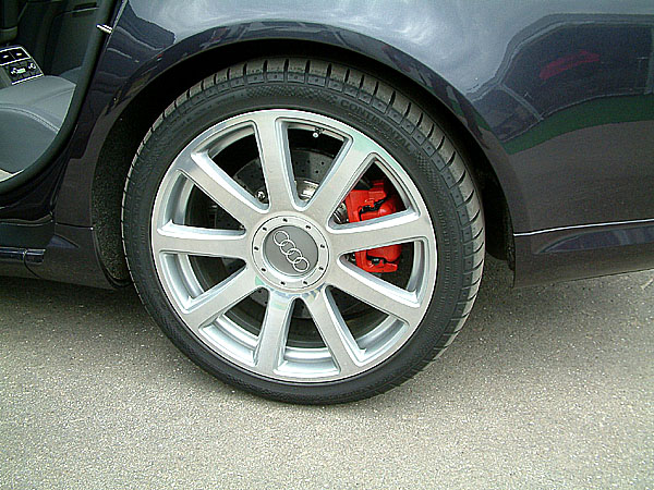 Keramické brzdy pro Audi A8