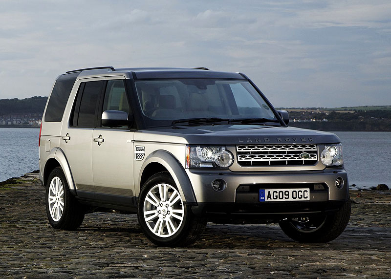 Land Rover Discovery 4 pro rok 2012 s novým kabátem a řadou technických novinek, v ČR v prodeji již letos na podzim