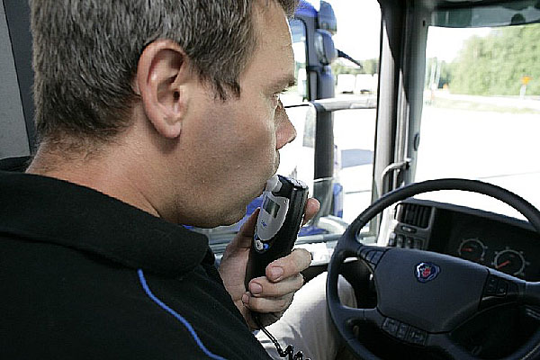 Nové systémy Scania pro bezpečnou a efektivní jízdu