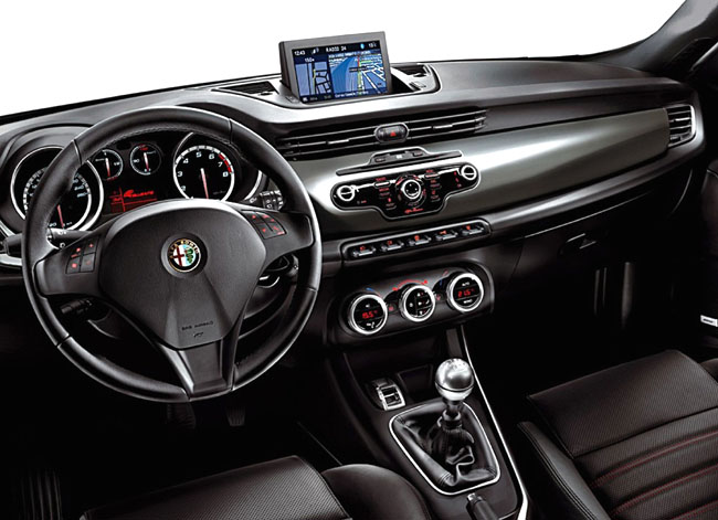 Autem roku 2011 V ČR KMN se stala Alfa Romeo Giulietta Autem roku 2011 V ČR KMN se stala Alfa Romeo Giulietta
