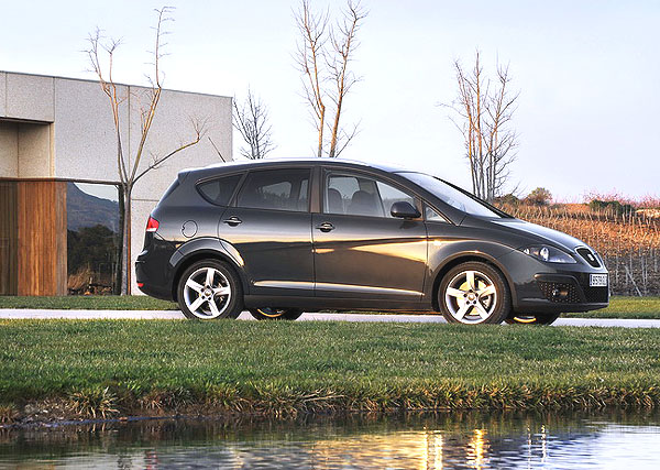 SEAT León a SEAT Altea, které se představily na Ženevském autosalonu s dynamickým faceliftem, přicházejí na český trh