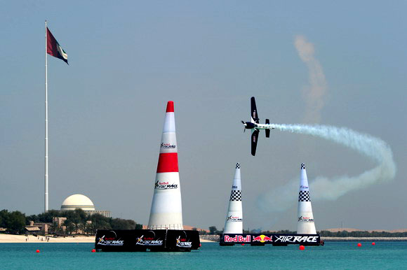 Volkswagen zve na závěrečný závod světové série Red Bull Air Race 2010 - 7. a 8. srpna 2010