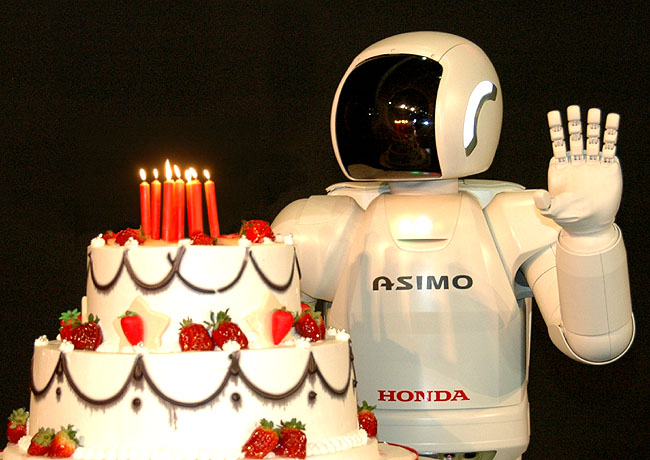 ASIMO, humanoidní robot od Hondy slaví své desáté výročí