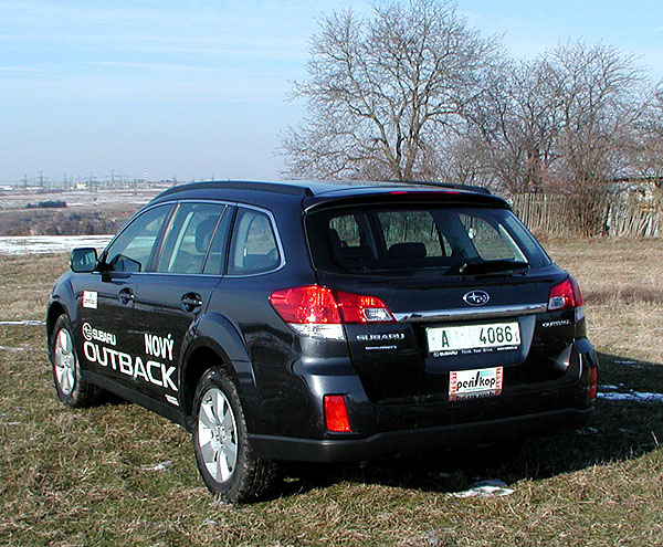 Nový Subaru Outback s motorem 2,5i l, s bezestupňovou převodovkou a samozřejmě s pohonem 4x4 v redakčním testu