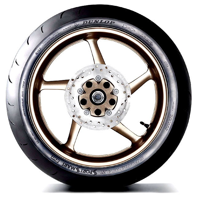 Vítězové IDM 2010 z KTM volí pro silniční motocykl RC8R pneumatiky Dunlop SportSmart Vítězové IDM 2010 z KTM volí pro silniční motocykl RC8R pneumatiky Dunlop SportSmart