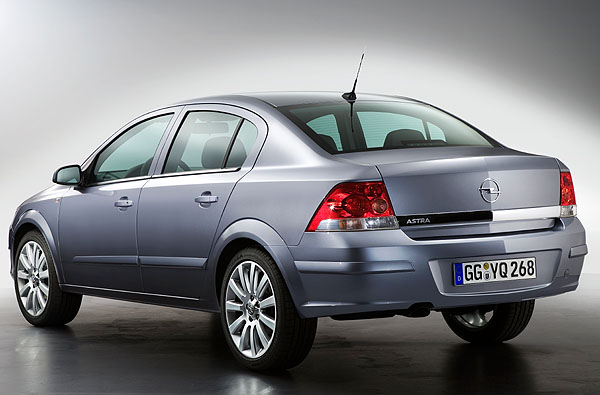 Další nová verze úspěšné modelové řady Opel Astra v provedení sedan