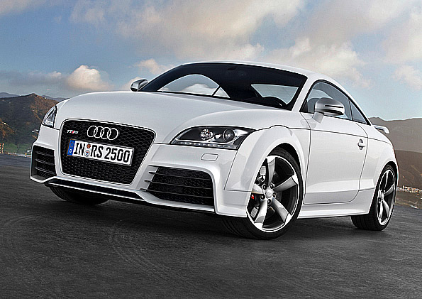 Audi TT RS s motorem 2,5 litru s výkonem 250 kW a s točivým momentem 450 N.m.se objeví u prodejců  již koncem léta