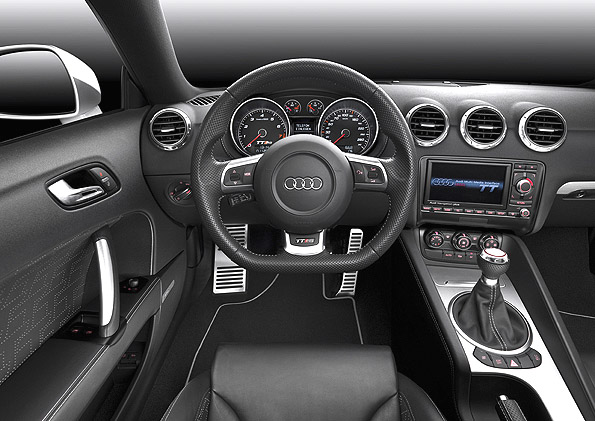 Audi TT RS s motorem 2,5 litru s výkonem 250 kW a s točivým momentem 450 N.m.se objeví u prodejců  již koncem léta