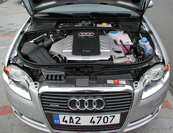 Už zítra ve čtvrtek 2. prosince se v autosalonech prodejců Audi objeví nové modely Audi A4/A4 Avant a Audi S4/S4 Avant