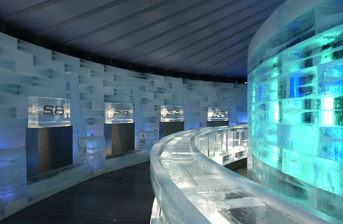 Unikátní ledová hala „Audi Ice Lounge“ ve Svatém Mořici