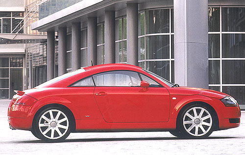 Nabídku modelových řad Audi A2, A3, A4, A6 i Audi TT obohacují sportovně stylizované pakety „S line“