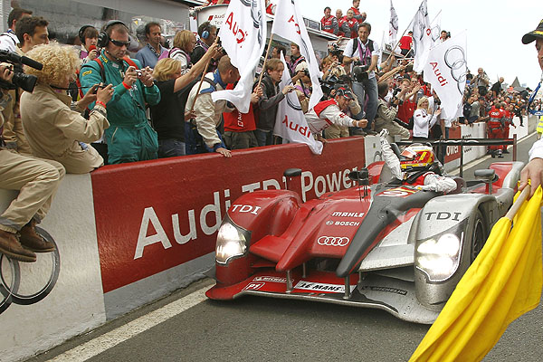 Značka Audi s novou technikou dosáhla o víkendu rekordního vítězství v Le Mans