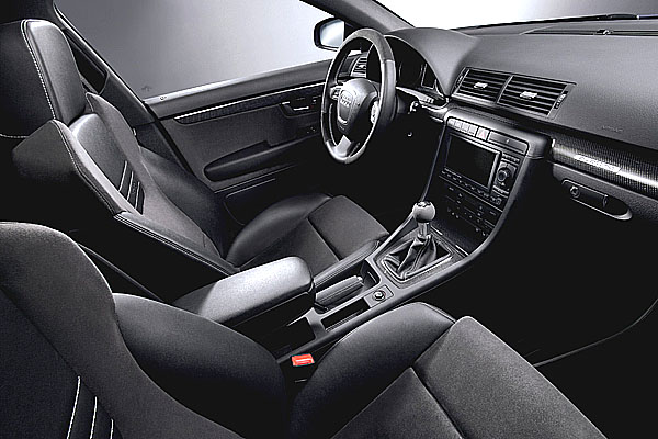 Audi A4 DTM Edition bude poprvé představeno na brněnském Autosalonu