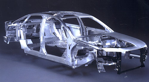Nová technologie nového Audi A8: prostorový hliníkový rám