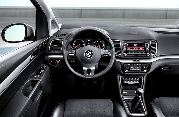 Nový Volkswagen Sharan ve světové premiéře na autosalonu v Ženevě