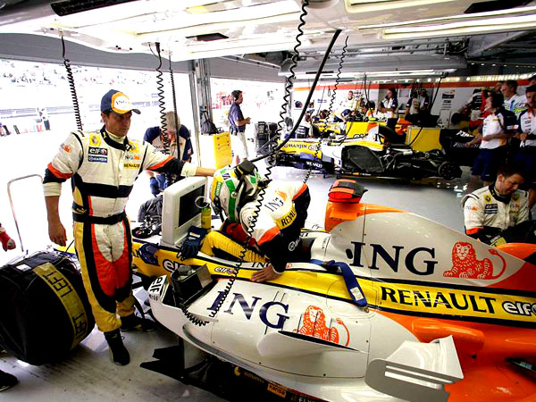 Renault na F1 - Grand Prix Bahrajnu