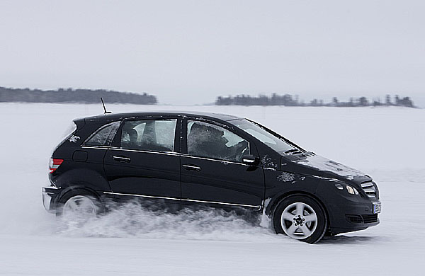 Třída B poháněná palivovými články se osvědčila při zimních testech ve Švédsku
