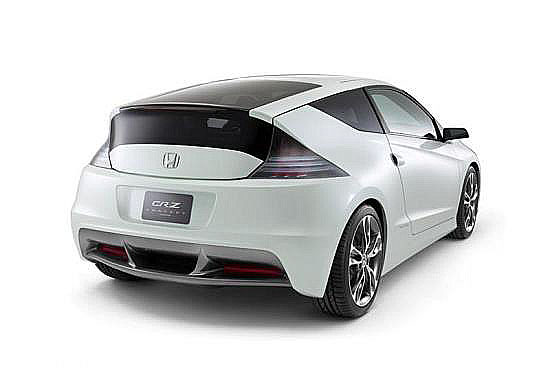 Na březnovém autosalonu v Ženevě představí Honda evropskou verzi hybridního kupé Honda CR-Z